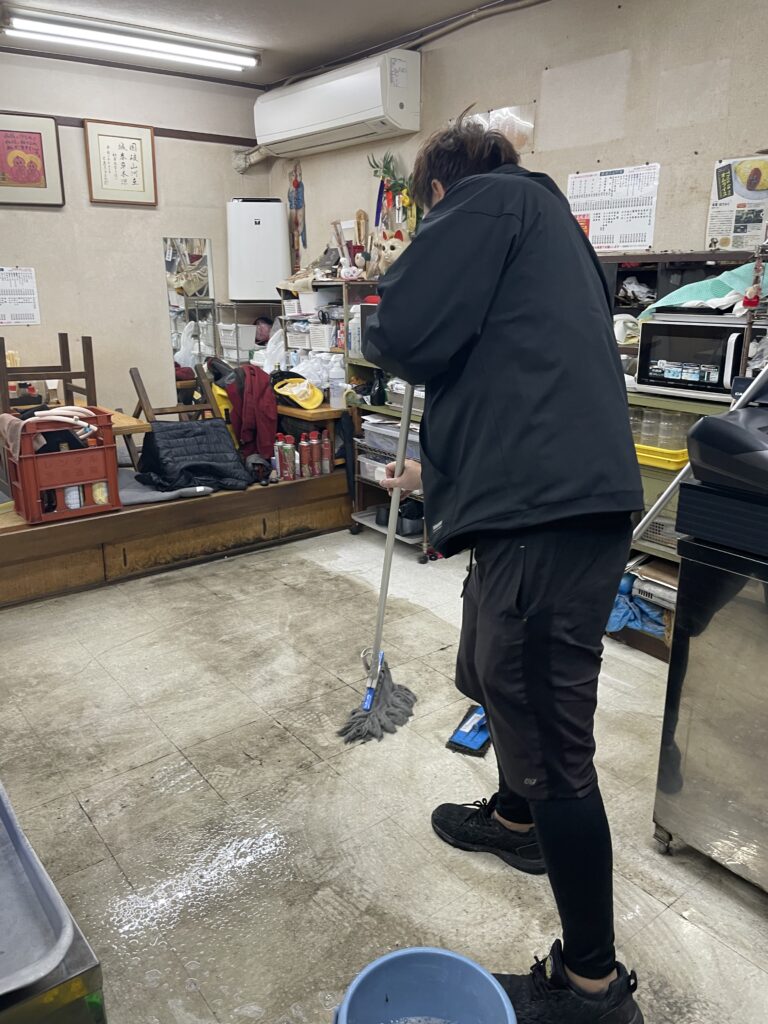 ほうらく様床面洗浄